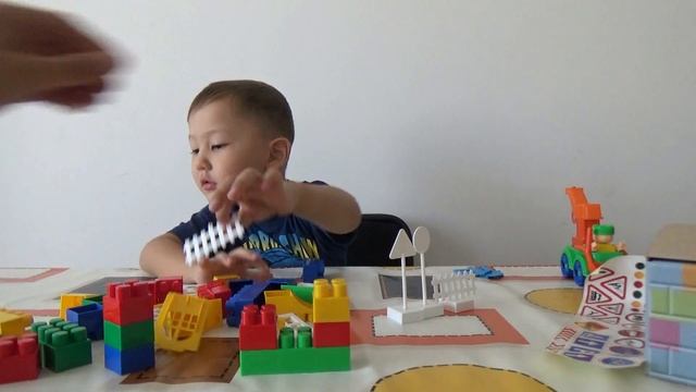 Лего дупло-строим домик.Конструктор-стройка,домик. Lego duplo смотреть онлайн
