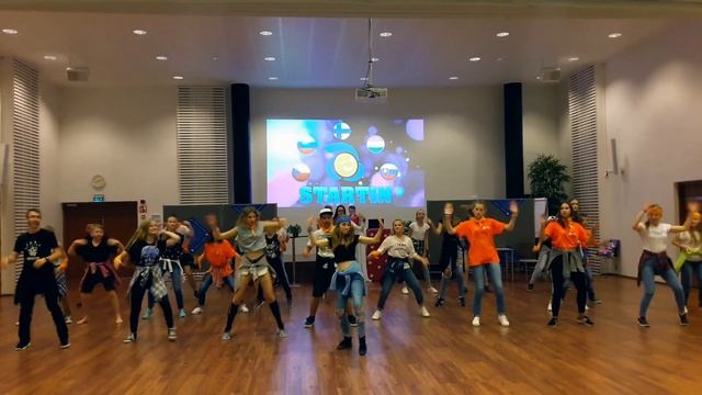 Танец MACARENA - промежуточный продукт Мастерской "Dance Language" смотреть онлайн
