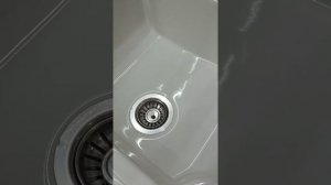 Какую белую мойку лучше выбрать для кухни , которая легко бы отмывалась, не корябалась , и прослужи