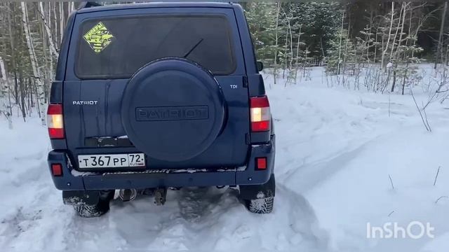УАЗ Патриот дизель на блокировках по снежным горкам смотреть онлайн