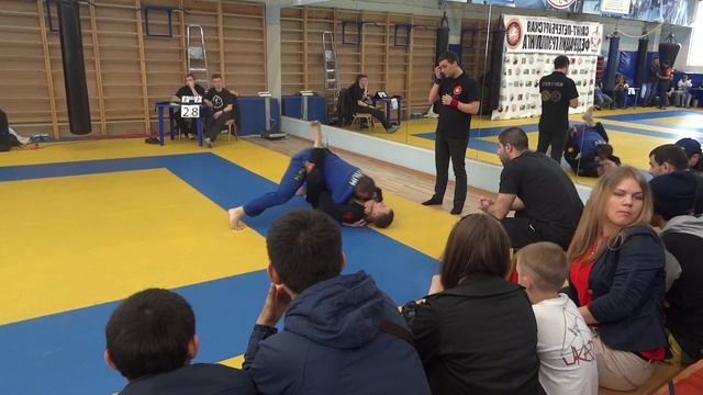 6 Этап кубка СПб 2014 2015 по Грепплингу Ги 84 92 кг Новички Финал Русин Василий ГАДЖИЕВ НАЖМУТД смотреть онлайн