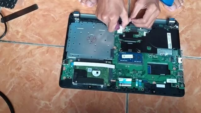 BONGKAR LAPTOP HP 14 bs0xx смотреть онлайн