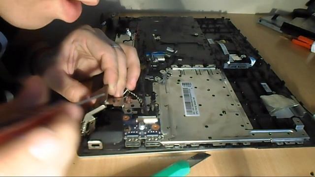 Samsung Ноутбук....Замена клавиатуры) смотреть онлайн