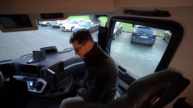 Größtes Full GFK Wohnmobil Der Welt 2022: Vario Mobil Alkoven 950 Mercedes Actros. 4KW Solar!