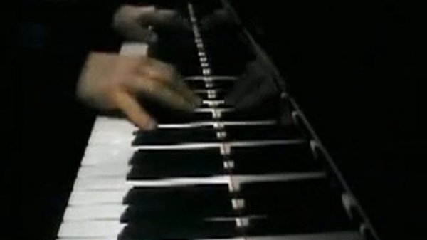 Элтон Джон (видеоклип) - I Want Love