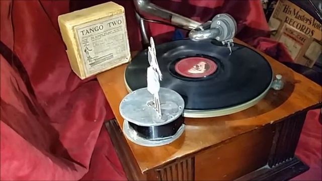 The Tango Two, gramophone toy of the 1920s. смотреть онлайн