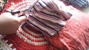 Нарезаем старые вещи на пряжу для вязания ковриков вторая жизнь старым вещам