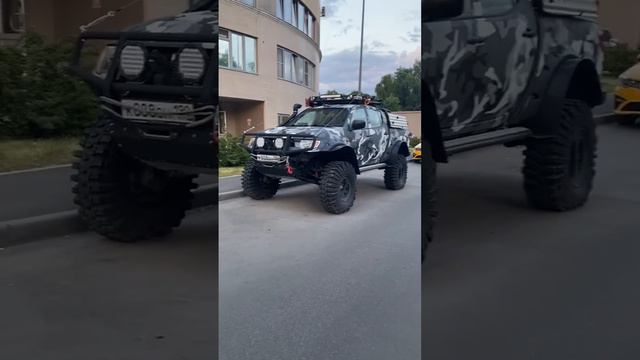 Не смог пройти мимо :) Mitsubishi L200 на 38х колёсах. смотреть онлайн