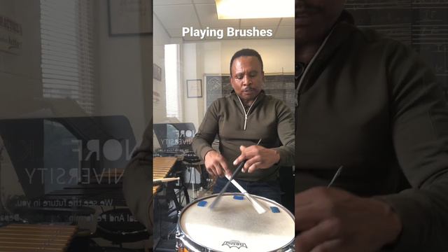 Playing Brushes смотреть онлайн