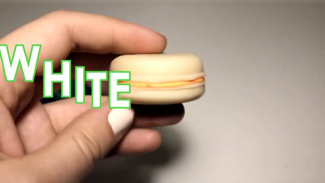 Учим цвета на английском. Открываем сюрпризы из макарун. Фигурки лалалупси. смотреть онлайн