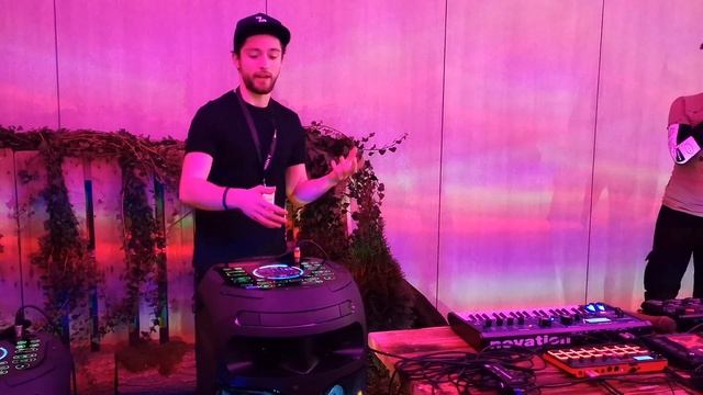 Sony MHC-V82D show up and amazing performance смотреть онлайн