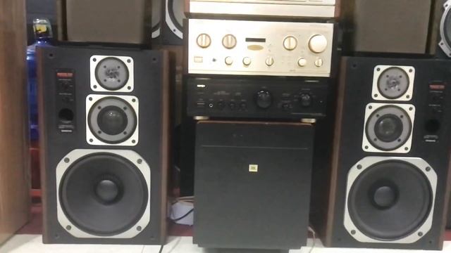 Onkyo monitor 100R. ( test thiếu ánh sáng bằng Điện thoại lởm Hình ảnh xấu quá) chất âm thì ok смотреть онлайн