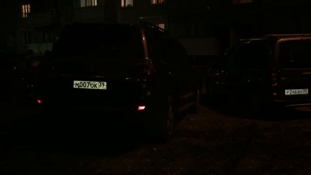 Машина м007ок39rus на газоне Калининград 02-12-14 Громовой 53,55,57 смотреть онлайн