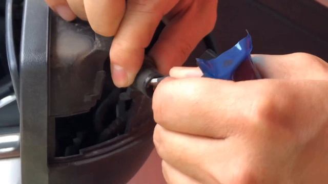 Ford Kuga LED side mirror signal light indicator installation. смотреть онлайн