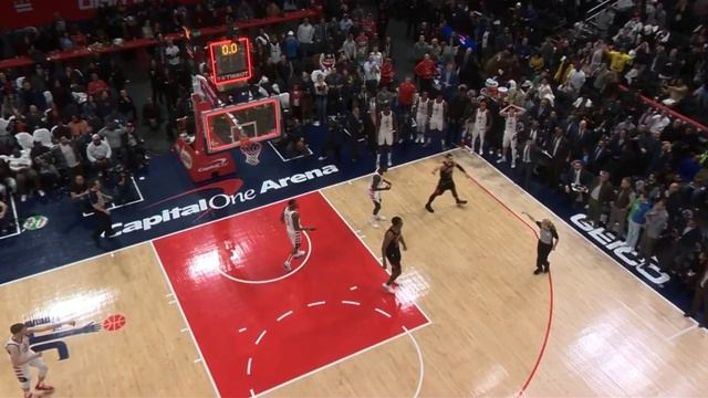Issac Bonga fouls Lavine with 0.5 left, allowing the Bulls to send the OT смотреть онлайн