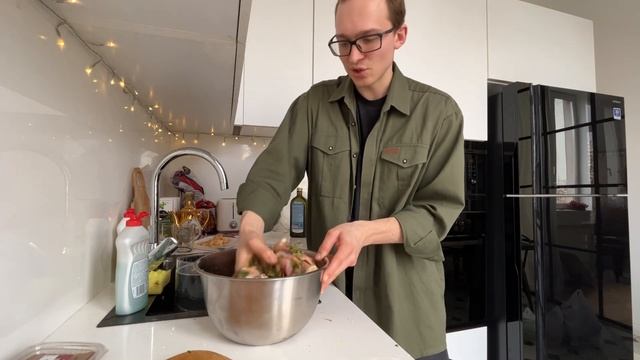 Курица по-мароккански / Легкий рецепт для семейного вечера смотреть онлайн