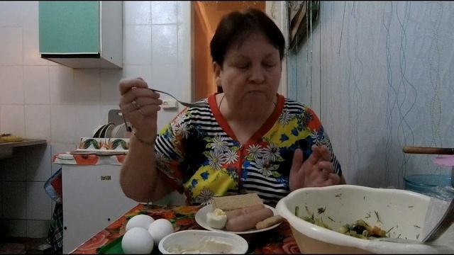 МАМА ПОЁТ С МАЛАХОВЫМ, МУКБАНГ,УТРО,МОРОЗ.