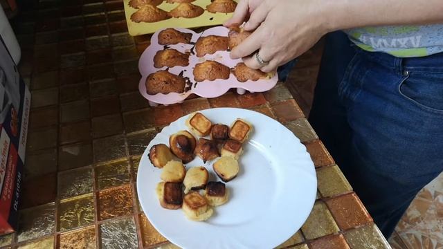 Пироги с творогом и ягодами