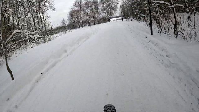Покатушка на фэтбайке по городской набережной.Первые испытания GoPro 10. 23 декабря 2021 года1 част смотреть онлайн