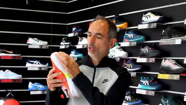 LES CHAUSSURES DE TENNIS NIKE - SPORTSYSTEM смотреть онлайн