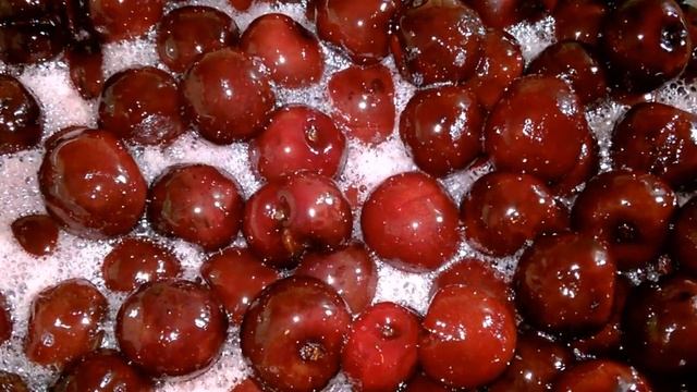 Вишневое варенье с косточкой. смотреть онлайн