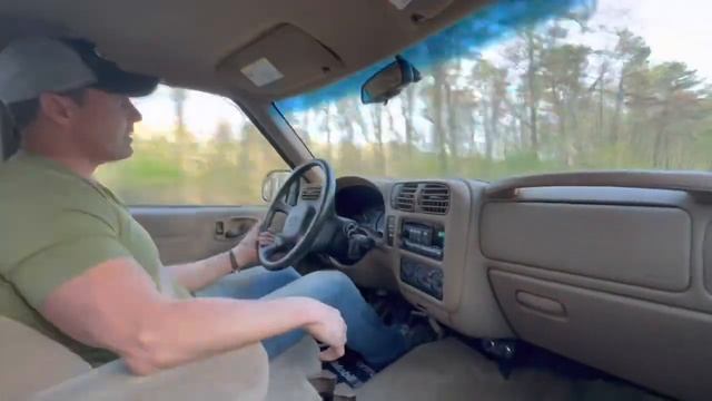 2002 Chevrolet S10 extended cab 4x4 pickup with 36k miles 4/20/23 смотреть онлайн