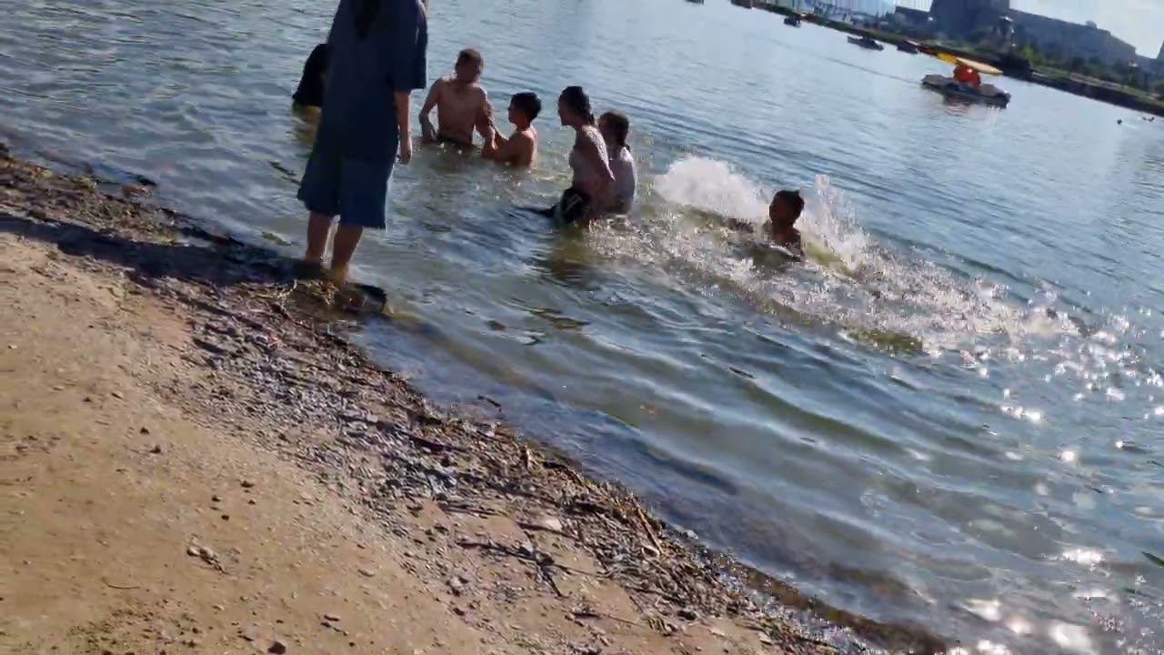 девчонки пришли купаться смотреть онлайн