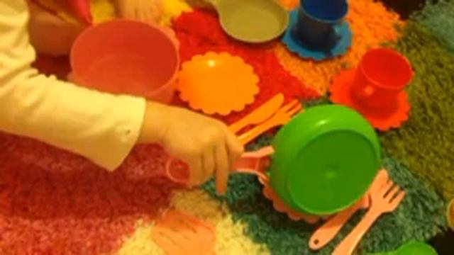 Играем в кухню. Учим посуду, овощи и фрукты на английском. Teaching fruits and vegetables in Englis смотреть онлайн