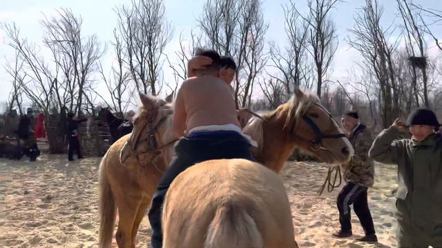 Республика конного туризма.Борьба на лошадях на Аранзале.Верблюжий остров представляет