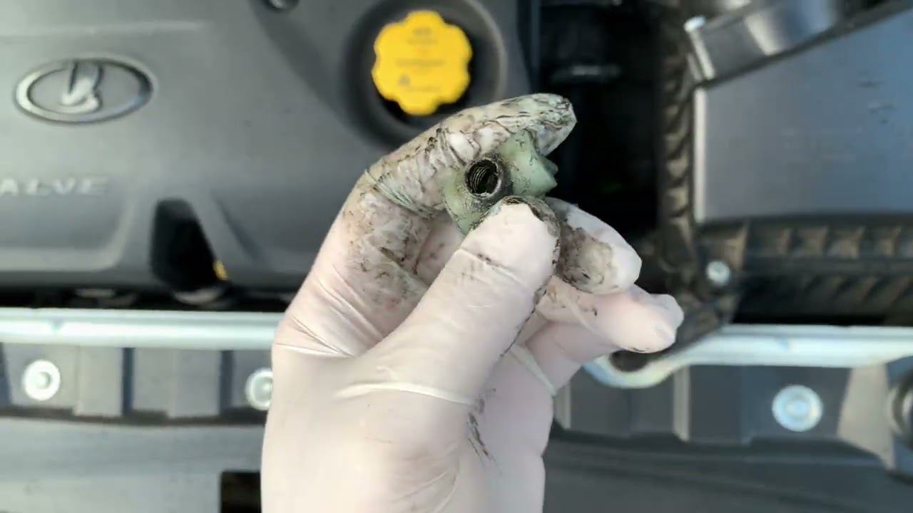 Опять щелчки педали сцепления и установка поводка троса сцепления "АГАТ" на LADA Granta FL, подробно смотреть онлайн