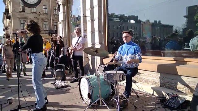 УЛИЧНЫЕ МУЗЫКАНТЫ СПб,8.04.23.гр.ШУМНЫЕ СОСЕДИ(3) смотреть онлайн