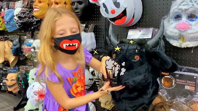 Nastya Und Papa Verkleiden Sich Und Machen Mysteriöse Einkäufe Für Halloween