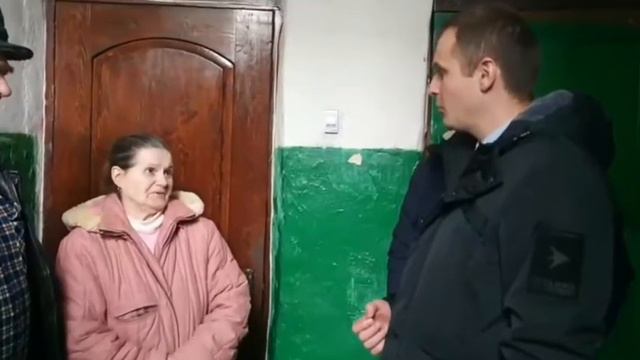 Сергей Леонов посетил дом жительницы Краснинского района смотреть онлайн
