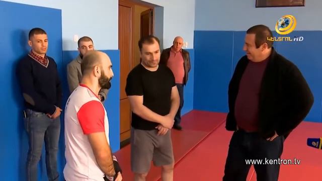 Встреча Акопяна Сергея и Петроса Ананяна с Гагиком Царукяном смотреть онлайн