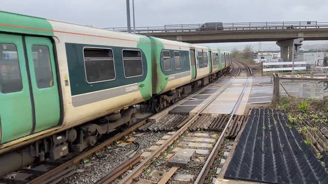 Class 313 PEP / BREL 1972 | 313216 | Southern | Newhaven Town | 14/04/23 смотреть онлайн