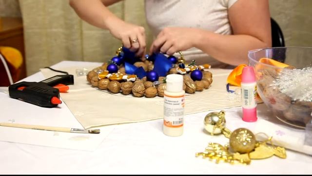 Новогодний венок из грецких орехов смотреть онлайн