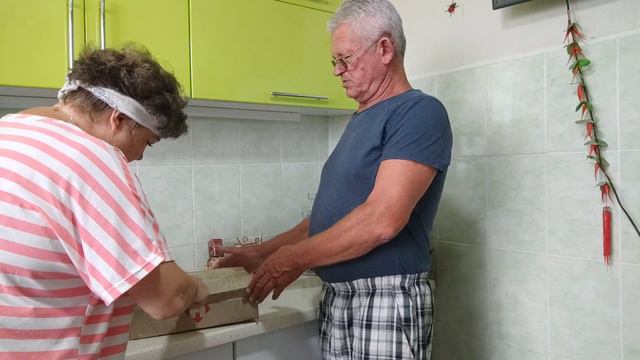 ой да на Ивана,ой да на купала первая посылка с медом к нам попала. смотреть онлайн
