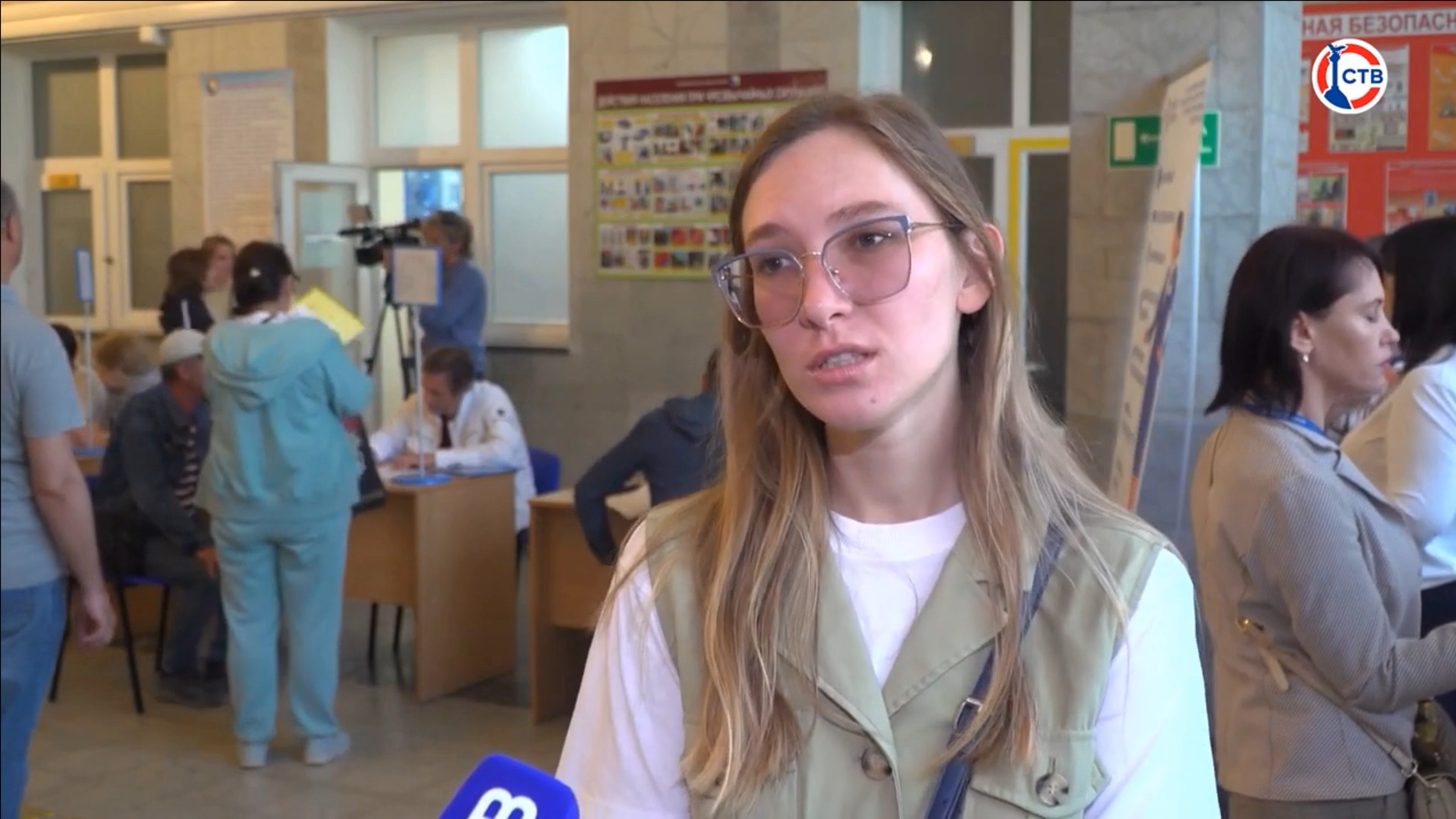 Около 300 рабочих мест предложили компании на Ярмарке вакансий от кадрового центра смотреть онлайн