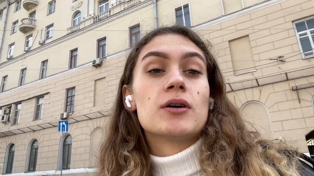КАК ОТДЫХАЕТ ЗОЛОТАЯ МОЛОДЕЖЬ? смотреть онлайн