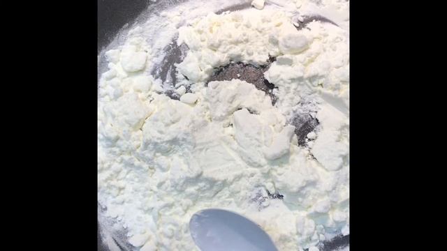 Конфеты коровка , всего лишь 2 ингредиента! Очень быстро готовятся! смотреть онлайн