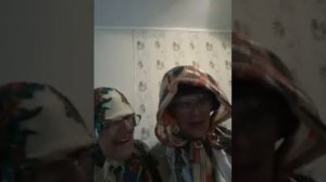 старушки подружки на юбилее(исп. Лидия Никифорова и Татьяна Лагуткина)