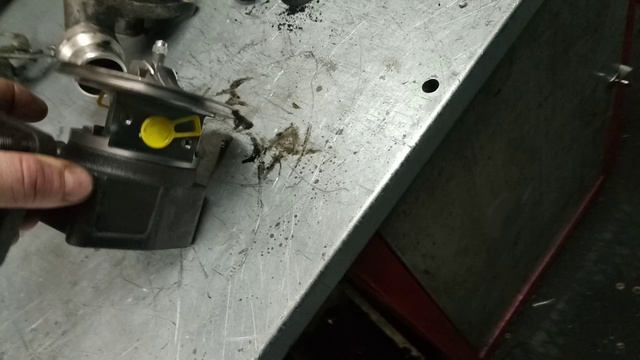 Замена катриджа турбины дизельного двигателя К9К ниссан кашкай рено dacia 1.5 TDCI смотреть онлайн