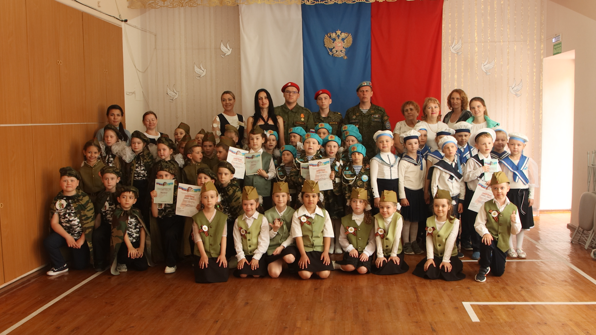 Открытый конкурс "Смотр строя и песни" для воспитанников 6-7 лет детских садов г. Екатеринбурга. смотреть онлайн