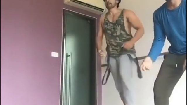 УАУ!!! Гурмит Чаудхари готовится к танцам!!! / WOW!!! Gurmeet Chaudhary prepares to dance!!! смотреть онлайн