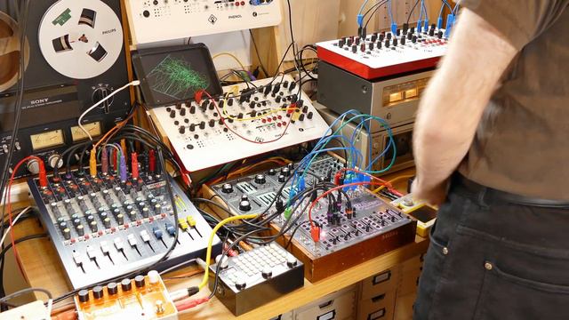 New Studio Setup - First Sound Check - Experimental Improvisation смотреть онлайн