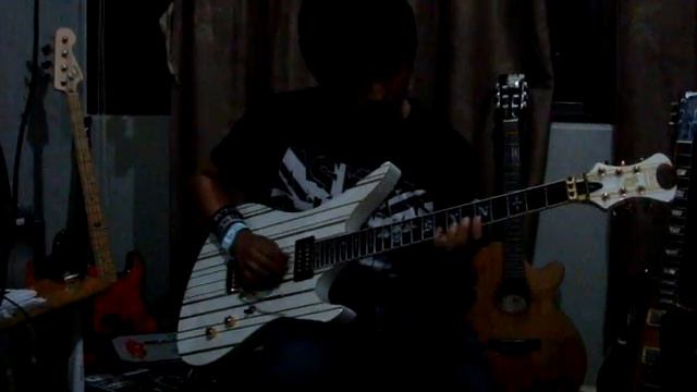 sloppy demo of the Schecter Synyster Gates Custom смотреть онлайн