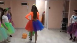 Детский клуб "Облака". Дефиле в юбках из фатина