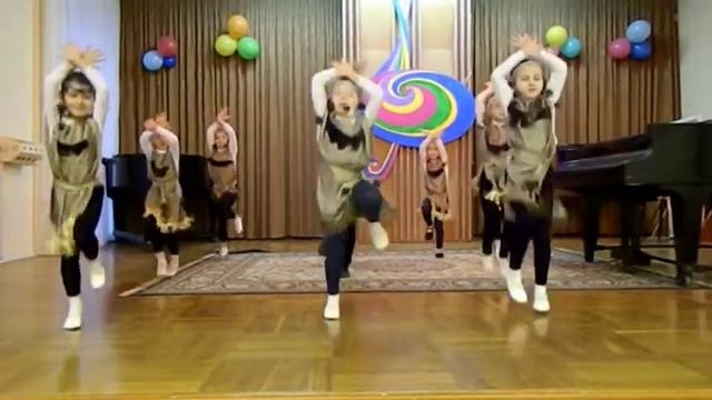 Танцевальный коллектив «Разноцветные лучики» (руководитель С.Г. Двоеглазова) -- «Северное сияние»