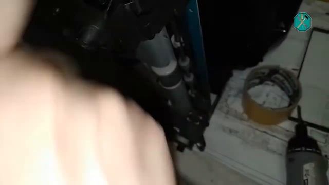 Принтер берет по несколько листов. (The printer picks up multiple sheets) смотреть онлайн