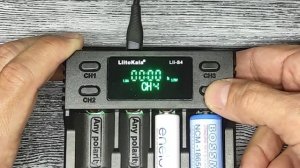 Liitokala Lii-S4. Интеллектуальное зарядное устройство